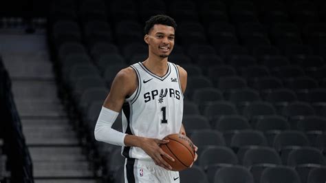 Victor Wembanyama makes Spurs debut at Las Vegas Summer League | kens5.com