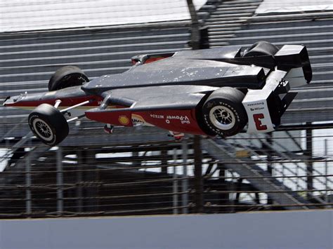 Helio Castroneves crashes at Indy 500 practice - Business Insider