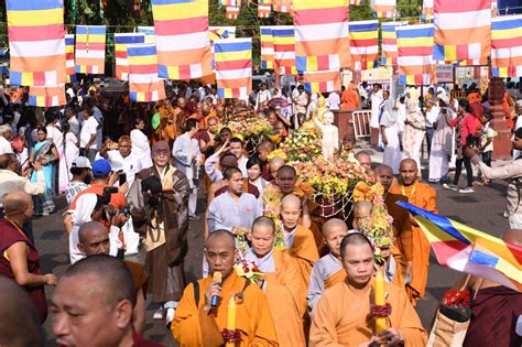 Gaya (Bihar): Buddha Purnima celebrations at Mahabodhi Temple #Gallery ...