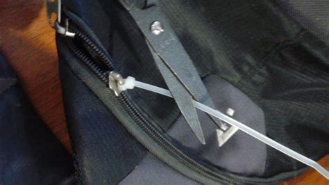 Fix Any Zipper Pull With a Zip Tie : 7 Steps (with Pictures) - Instructables