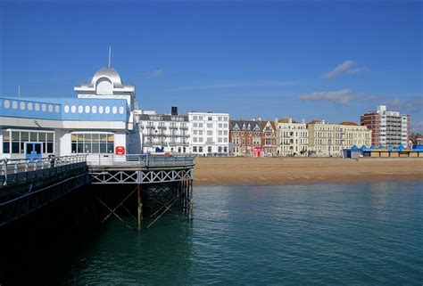 Southsea Seafront © Pierre Terre :: Geograph Britain and Ireland