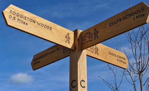 Oak Directional Sign