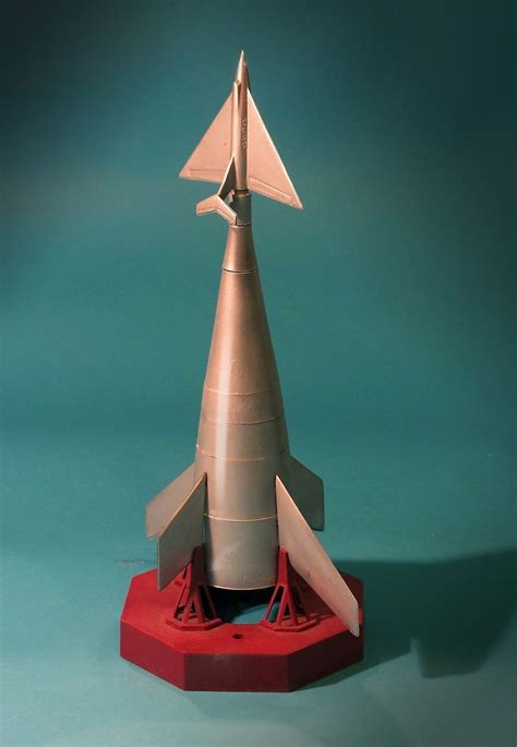 Vintage Science Fiction Model Kit: Multi-Stage Rocketship | Retro futurism, Spaceship art ...