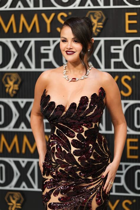 Selena Gomez Kept Up Her Goth Glam Beauty Streak With a ‘Black Cherry’ Emmys Manicure - Fashnfly