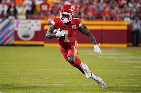 Chiefs Make Four Roster Moves, Place RB Jerick McKinnon On IR ...