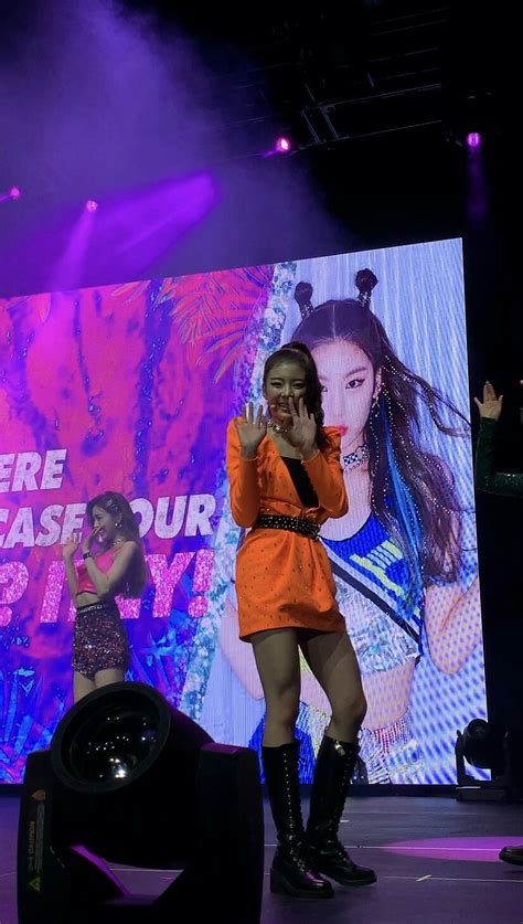 200122- ITZY at SHOWCASE TOUR ITZY? ITZY! in HOUSTON | Itzy ...