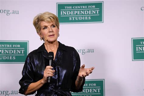 Former Foreign Minister Julie Bishop unveils new hair do | 7NEWS.com.au