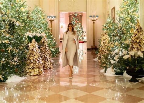 Melania Trump Unveils Gorgeous White House With Christmas Theme The ...