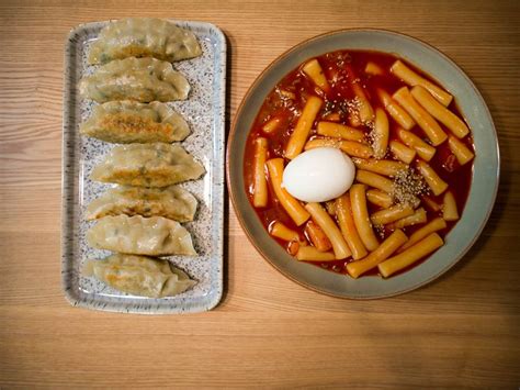 Frozen Korean dumplings and Ttuk bbok kki! | lunch, dinner | Simple way to take care of your ...