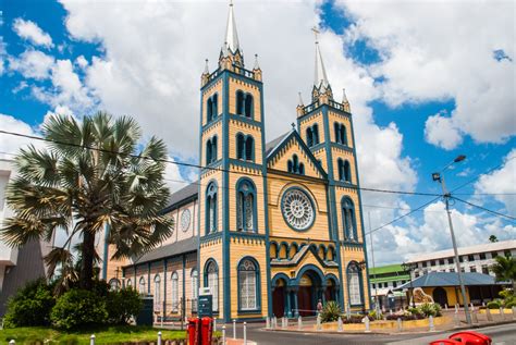 Citytour Paramaribo - Waterproof Tours Suriname