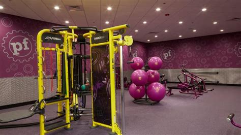 Gym in Mundelein, IL | 1122 W Maple Ave | Planet Fitness