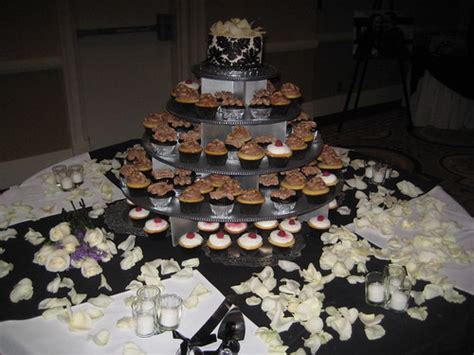 New Years Eve Black & White Wedding cupcakes | Cupcake tower… | Flickr
