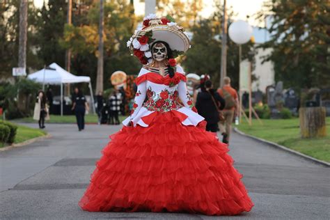 Where to Celebrate Halloween and Día de los Muertos in Los Angeles ...