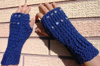 Ravelry: Medieval Gauntlets pattern by Wena' Knaup
