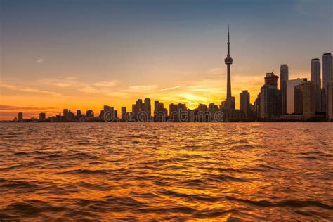 Toronto Skyline at Sunset, Ontario, Canada. Stock Photo - Image of tower, toronto: 107573604