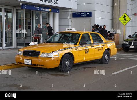 Chicago Yellow Cab High Resolution Stock Photography and Images - Alamy