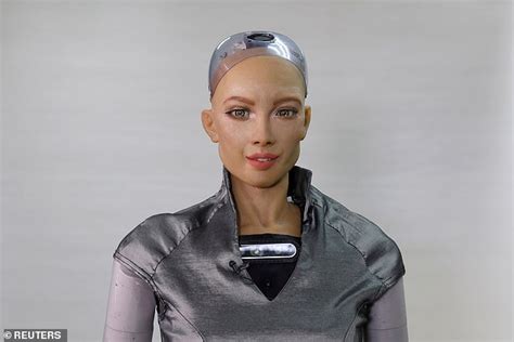 Makers of Sophia the robot reveal plans to produce THOUSANDS of lifelike bots by the end of 2021 ...