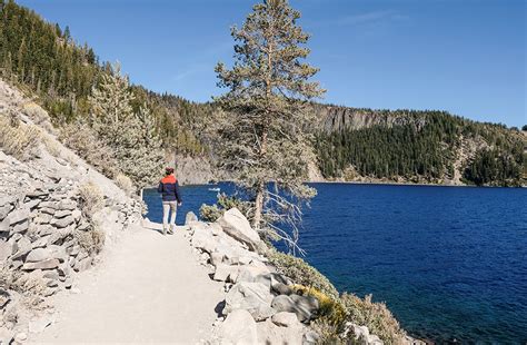 Crater-Lake-Hike | Nation's Vacation