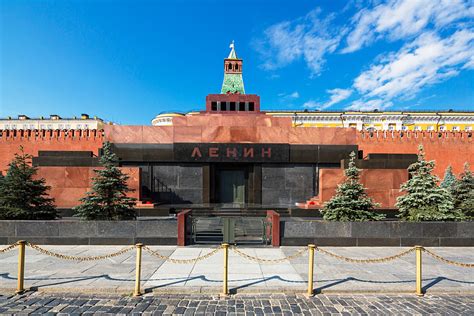 How to get to the Lenin Mausoleum (bypassing the hours-long queue ...