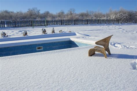 How the Professionals Winterize A Pool - Latham Pool