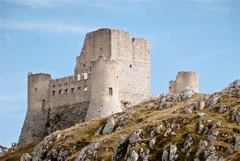 La Rocca Calascio, Italy – Visititaly.info