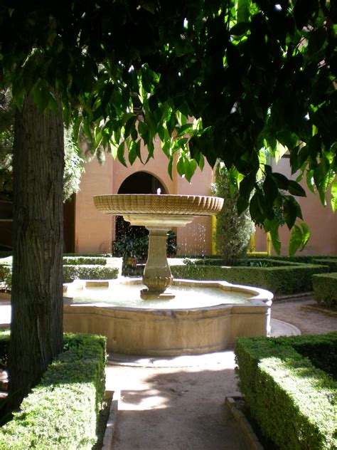 Travel: The Alhambra Gardens - Comfortably Numb