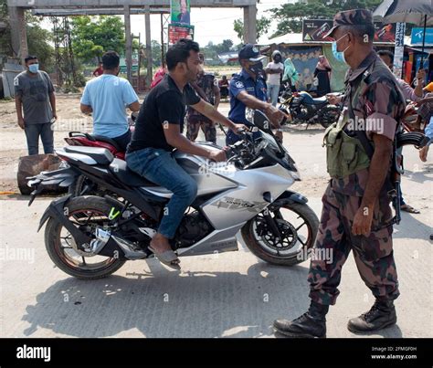 Border guard bangladesh hi-res stock photography and images - Alamy