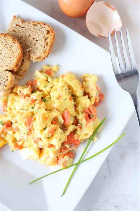 Perfect Scrambled Eggs with Smoked Salmon and Chives