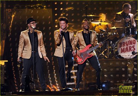 Bruno Mars' Grammys Performance - Watch Now!: Photo 2628321 | 2012 ...