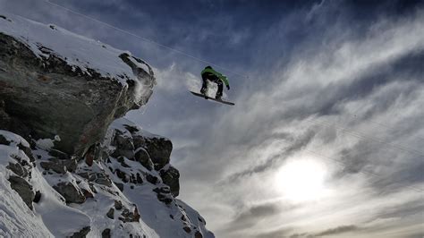 A snowboarder on Mont Gelé, Alps, Switzerland | Windows Spotlight Images