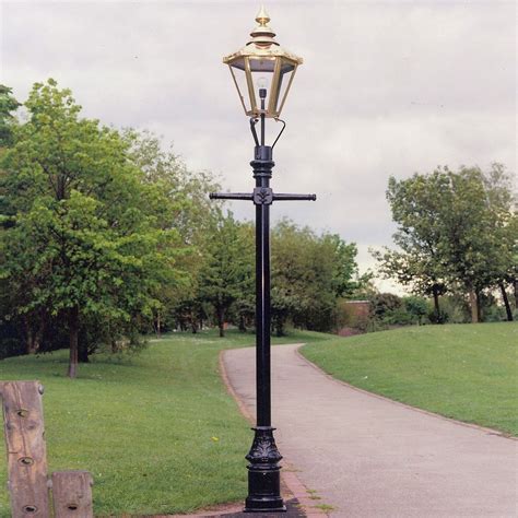 Cast Iron Garden Lamp Post at Rs 125/kilogram | Cast Iron Lamp Post | ID: 19109518048