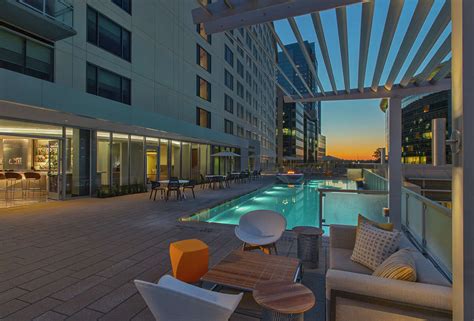 9 luxe Houston hotels that offer day passes to their pools