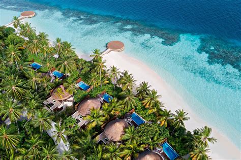 038 – W Maldives Resort – Fesdu Island, Maldives – Wonderful Beach Oasis Aerial – TRAVOH