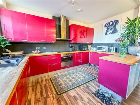 Radford Road, Nottingham, NG7 2 bed apartment for sale - £180,000