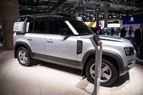 A BMW-powered Land Rover Defender SVR could be coming, report says - CNET