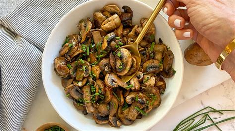 White Wine Sautéed Mushrooms Recipe