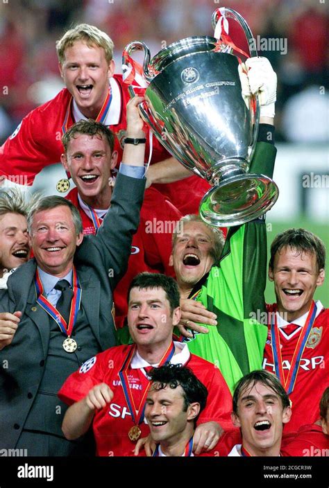 Alex ferguson 1999 champions league hi-res stock photography and images ...