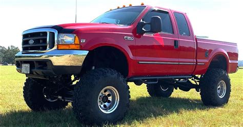 1999 Ford F-350 7.3L Powerstroke V8 4x4 | Ford Daily Trucks