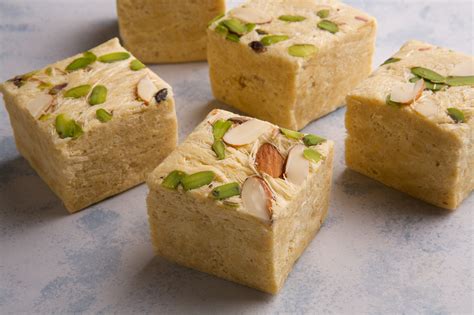 Soan Papdi, सोन पापड़ी - Dadus Mithai Vatika, Hyderabad | ID: 10005719373