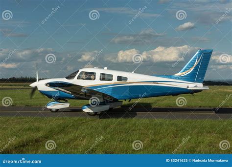 Single Turboprop Aircraft Landing Aircraft. Stock Image - Image of bright, outdoors: 83241625