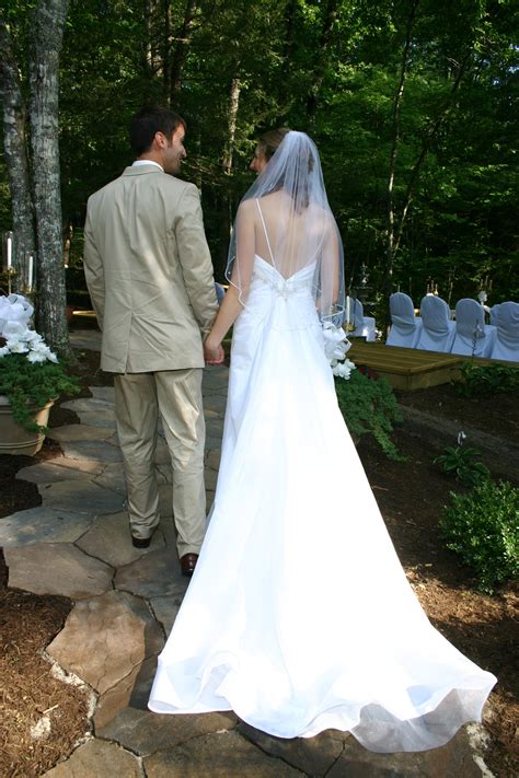 Outdoor Wedding in Gatlinburg in the Smoky Mountains | Gatlinburg ...