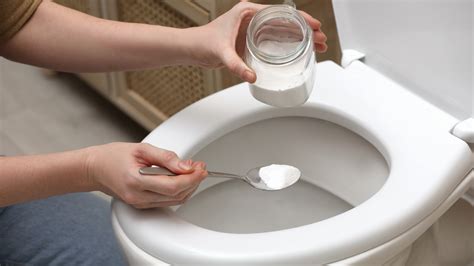 Here's What Happens When You Put Baking Soda In Your Toilet