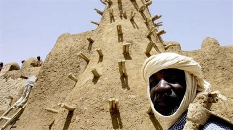 Mali: Timbuktu heritage may be threatened, Unesco says - BBC News