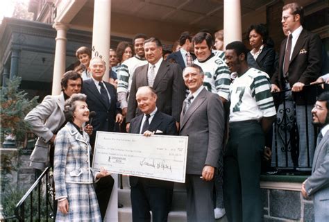 The opening of the first Ronald McDonald House - Philadelphia, 1974 Casa Ronald Mcdonald, Ronald ...