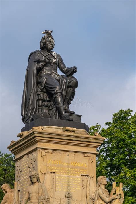 Closeup of Vondel Statue in Vondelpark Amsterdam, Netherlands Stock Photo - Image of historic ...