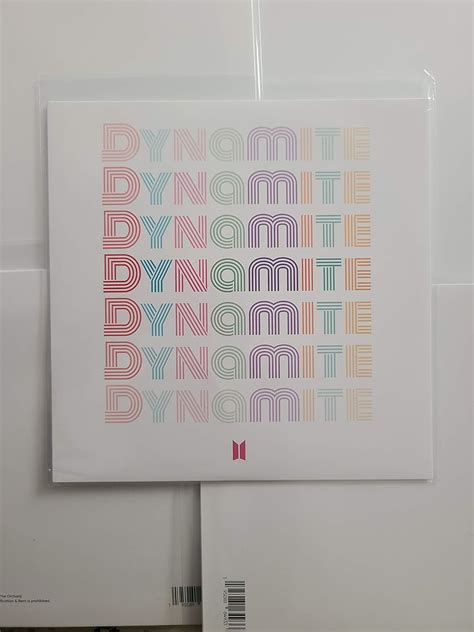 BTS - Dynamite (Limited 7-inch) - Amazon.com Music