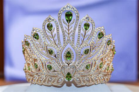 Miss Universe Thailand 2022 unveils 'Power of Resilience' crown by Mouawad Queen Jewelry, Fancy ...