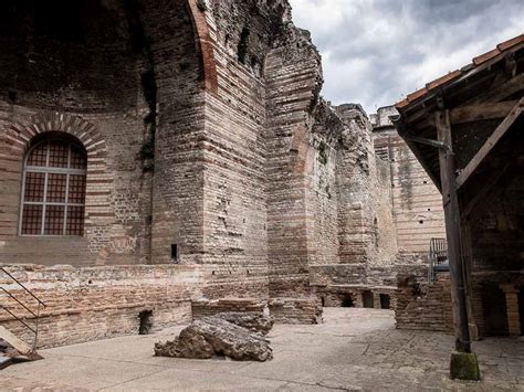 The Roman Ruins of Arles, France - Travel Past 50