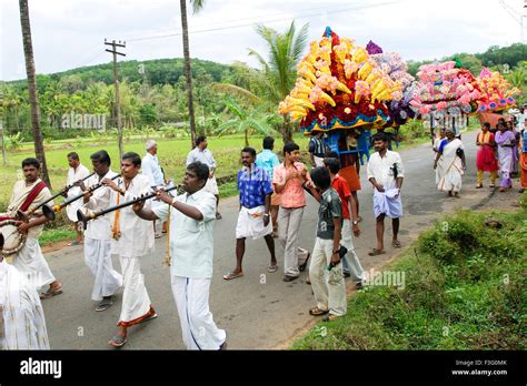 shehnai musicians playing musical instrument nadaswaram, Kavadi Aattam, Religious Folk Dance ...