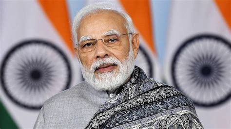 Narendra Modi Biography, Age, Family, Education and Salary